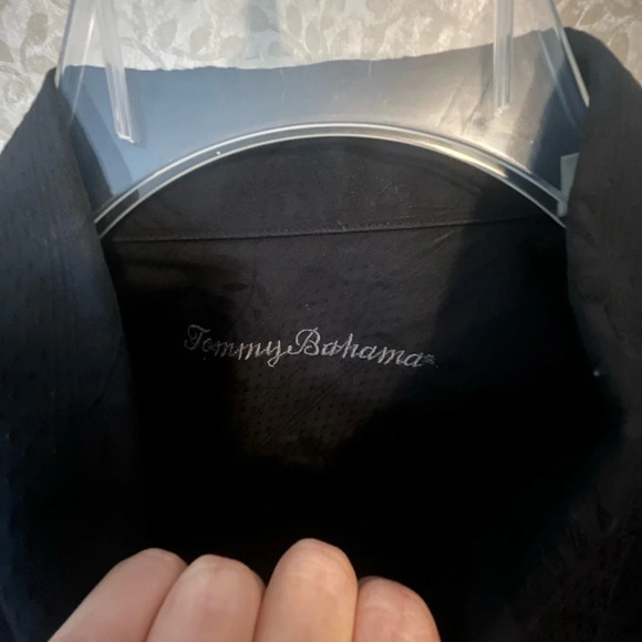 Tommy Bahama cotton & silk men’s XL button down with pocket and design. - Picture 2 of 9